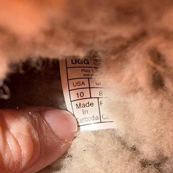 UGG Women's Cozy Tan Slippers - Picture 7 of 8